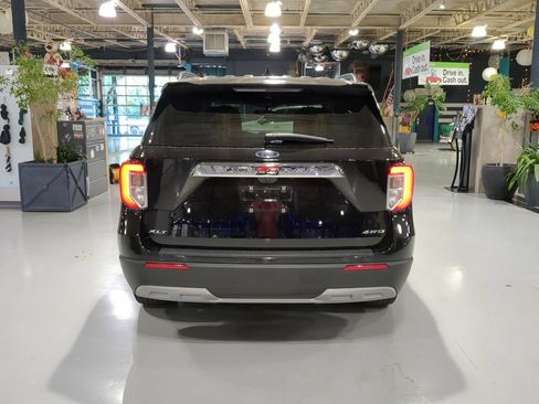 Used 2023 Ford Explorer XLT w/ Equipment Group 202A AWD/4WD image 10