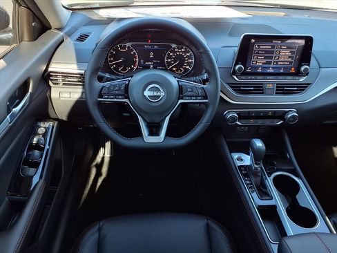 New 2025 Nissan Altima 2.5 SR image 14