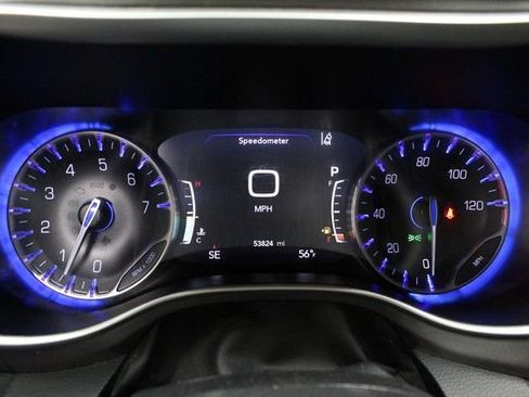 Used 2024 Chrysler Pacifica Touring-L FWD image 25