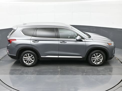 Used 2019 Hyundai Santa Fe SEL image 17