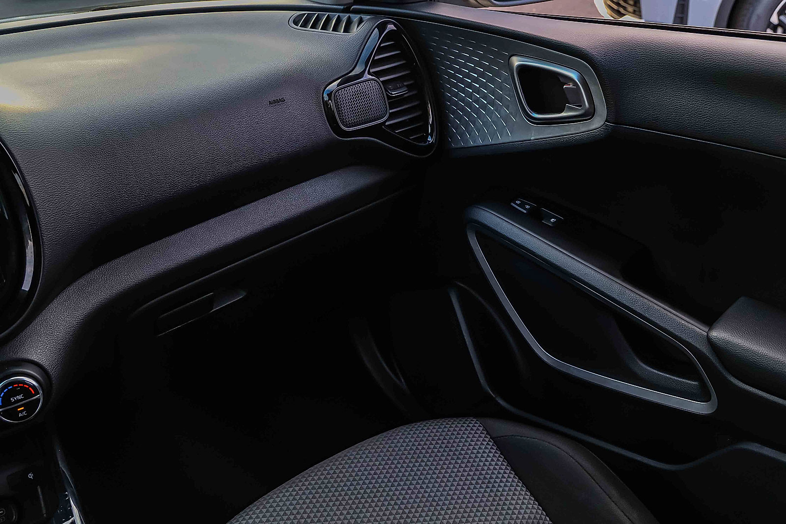 Certified 2023 Kia Soul S FWD image 18