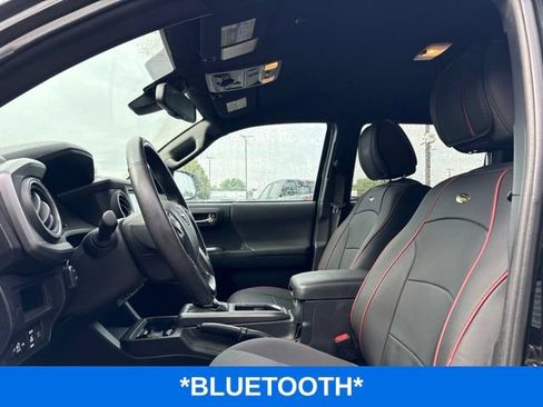 Used 2019 Toyota Tacoma TRD Off-Road AWD/4WD image 6
