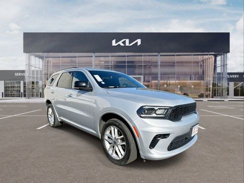 Used 2024 Dodge Durango GT image 2