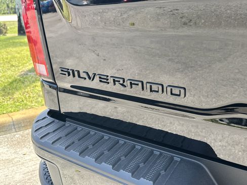 New 2026 Chevrolet Silverado 2500 High Country w/ Midnight Edition AWD/4WD image 9