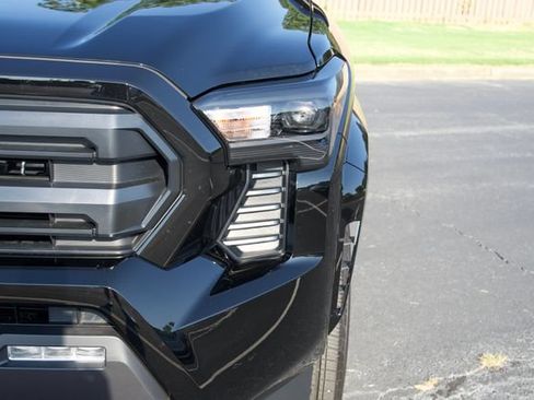 Used 2025 Toyota Tacoma SR5 RWD image 13