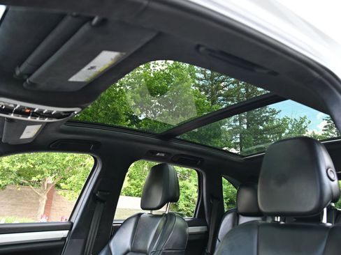 Used 2016 Porsche Cayenne GTS AWD/4WD image 12