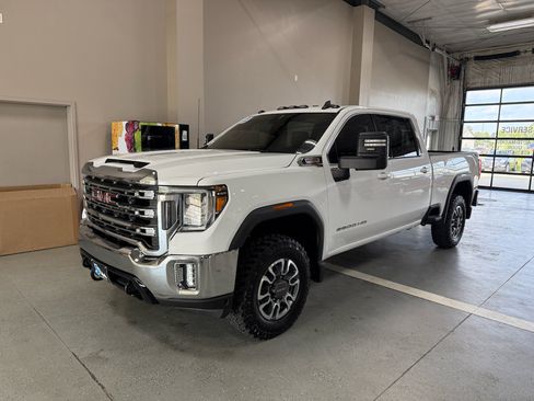 Used 2022 GMC Sierra 2500 SLE w/ SLE Value Package; AWD/4WD image 2