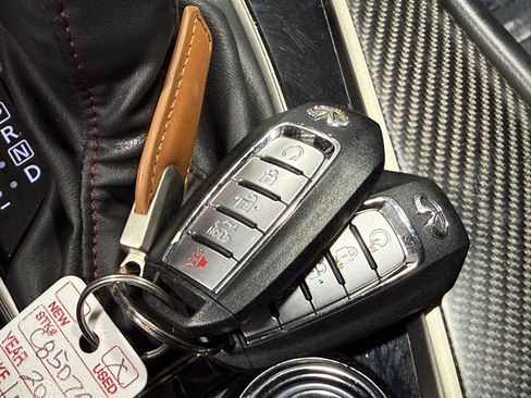 Used 2022 INFINITI Q60 Red Sport 400 w/ Carbon Fiber Package image 30