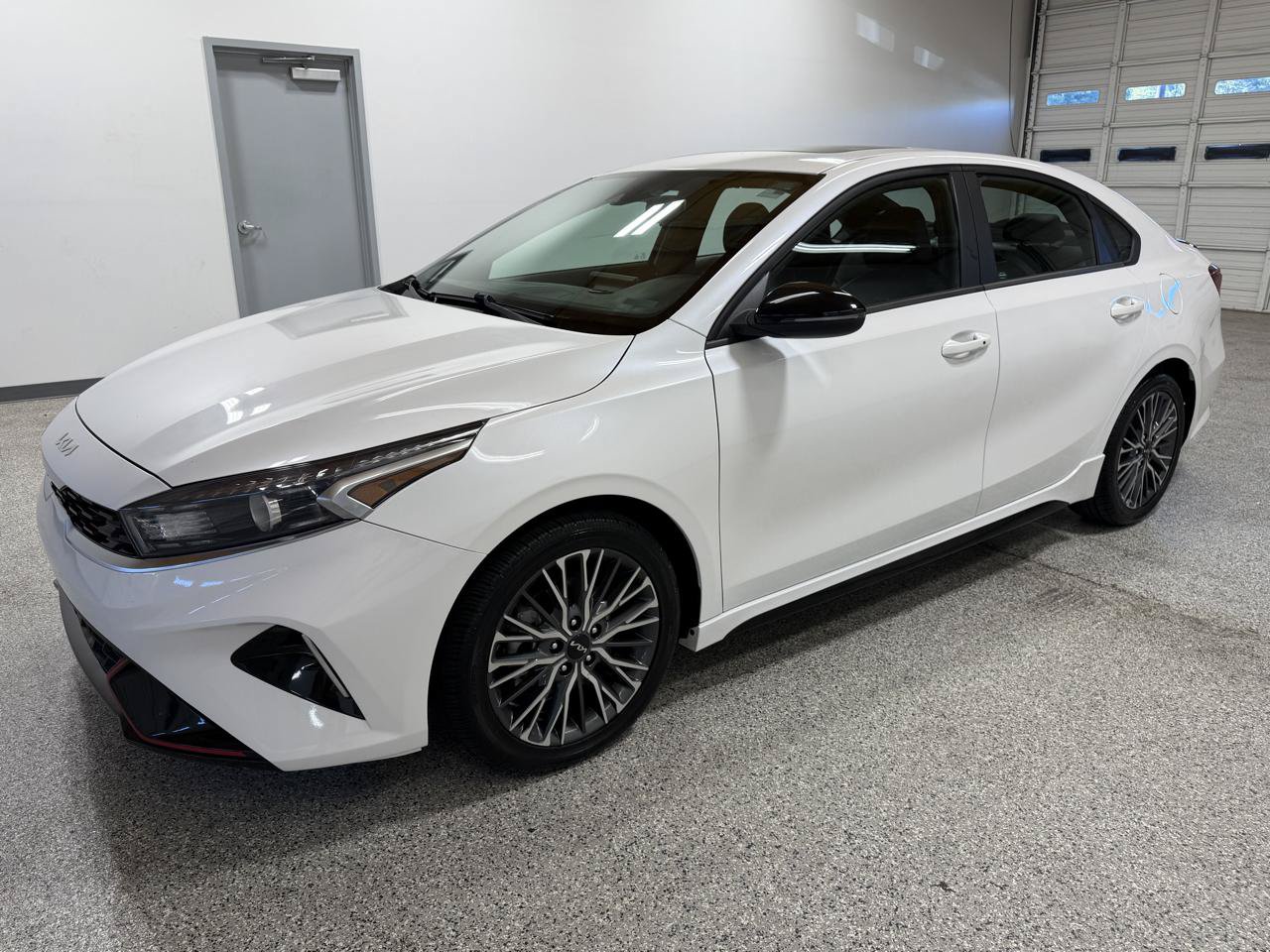 Used 2022 Kia Forte GT-Line w/ GT-Line Premium Package FWD image 2