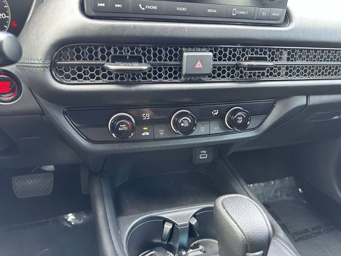 Used 2025 Honda HR-V LX image 24