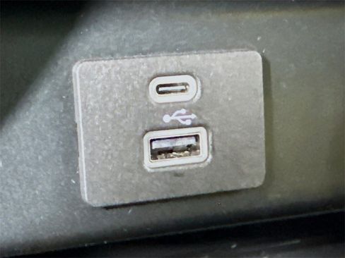 Used 2022 Ford F150 XLT image 17