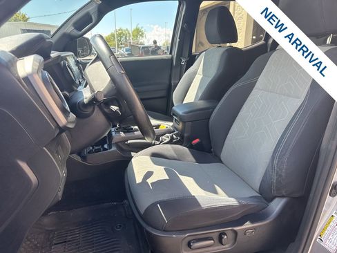 Used 2020 Toyota Tacoma TRD Off-Road w/ Technology Package RWD image 16