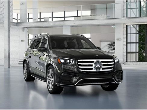 New 2026 Mercedes-Benz GLS 580 4MATIC image 9