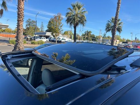 Used 2017 Toyota Sienna XLE 7-Passenger image 25