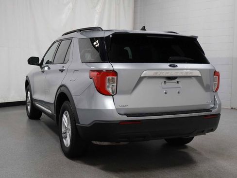 Used 2021 Ford Explorer XLT AWD/4WD image 3