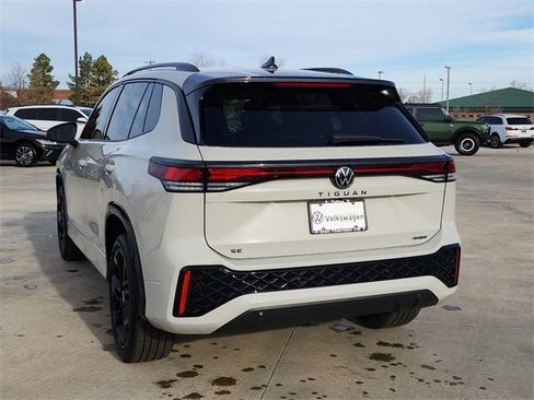 New 2026 Volkswagen Tiguan SE R-Line image 3