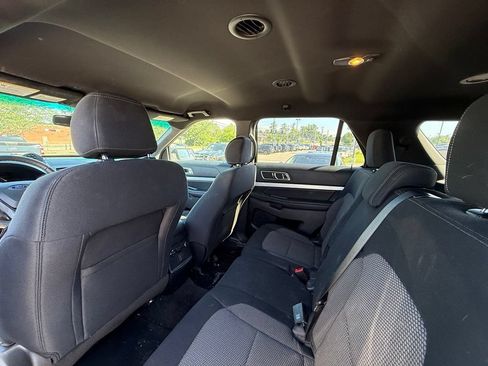Used 2016 Ford Explorer XLT w/ Equipment Group 201A FWD image 24