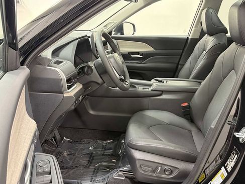 New 2026 Toyota Grand Highlander AWD image 13