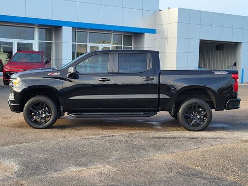 Used 2024 Chevrolet Silverado 1500 Custom Trail Boss image 2