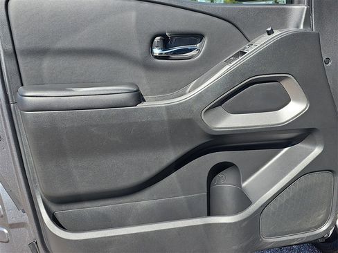 Used 2025 Nissan Frontier SV image 26