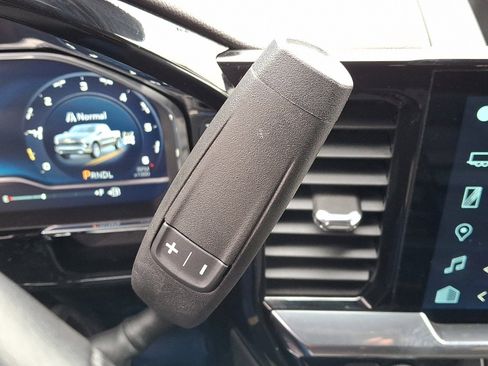 Used 2022 Chevrolet Silverado 1500 RST image 13