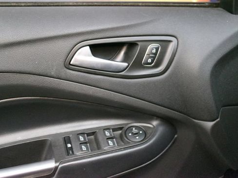 Used 2019 Ford Escape SEL w/ Sun & Style Package AWD/4WD image 16