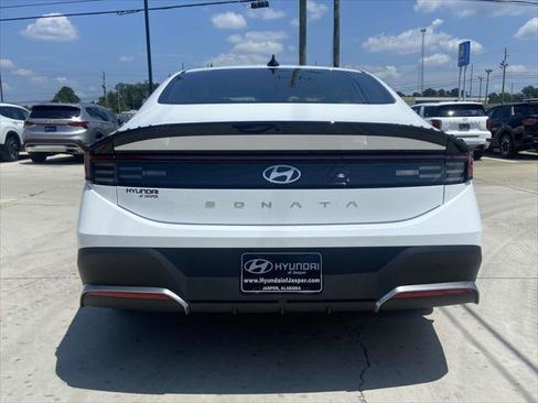 New 2025 Hyundai Sonata SE image 3
