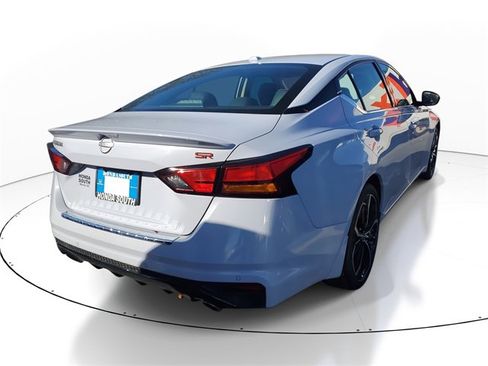 Used 2023 Nissan Altima 2.5 SR image 5