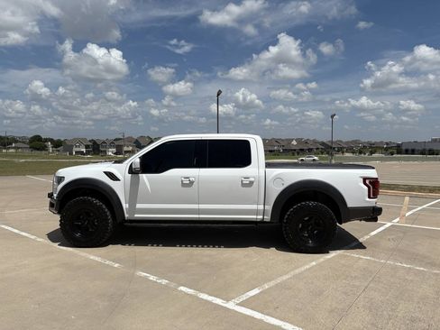 Used 2019 Ford F150 Raptor w/ Equipment Group 802A Luxury AWD/4WD image 2