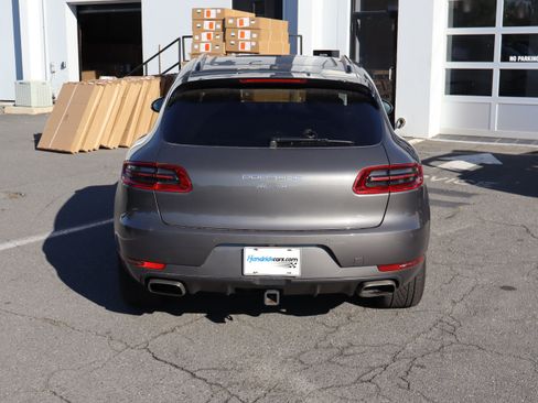 Used 2018 Porsche Macan AWD/4WD image 20