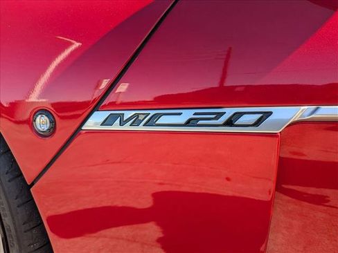 Used 2022 Maserati MC20 Coupe image 11