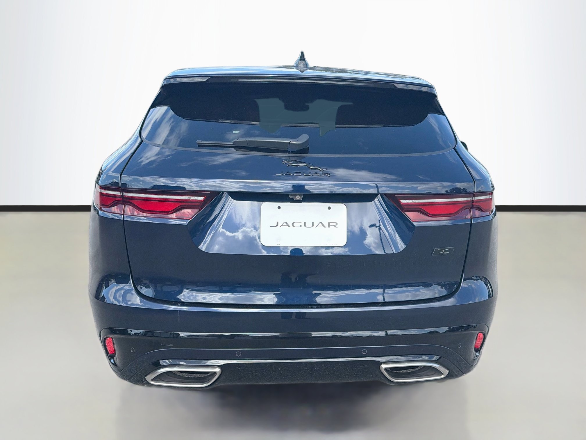 Used 2026 Jaguar F-PACE R-Dynamic S AWD/4WD image 4