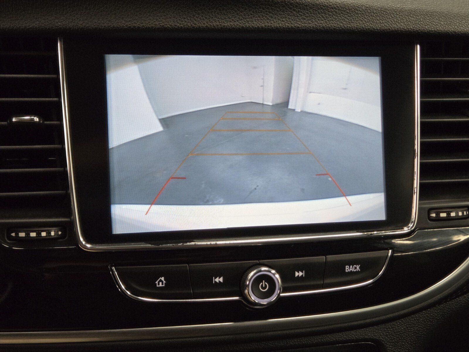 Used 2021 Buick Encore Preferred w/ Safety Package AWD/4WD image 18