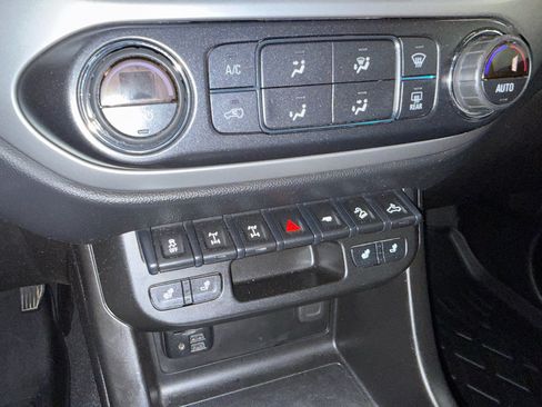 Used 2021 Chevrolet Colorado ZR2 w/ ZR2 Dusk Special Edition AWD/4WD image 37