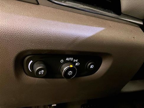 Used 2019 Chevrolet Traverse LT w/ LT Premium Package AWD/4WD image 32