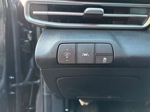 Certified 2023 Hyundai Elantra Limited image 36