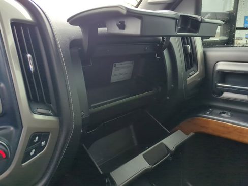 Used 2018 Chevrolet Silverado 2500 High Country w/ Duramax Plus Package image 31