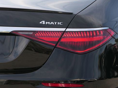 Used 2022 Mercedes-Benz S 580 4MATIC Sedan image 5