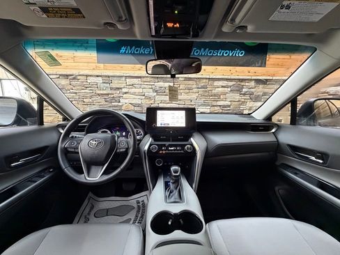 Used 2023 Toyota Venza LE AWD/4WD image 16