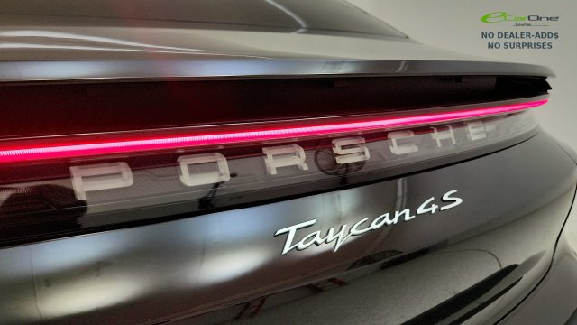 Used 2024 Porsche Taycan 4S w/ Premium Package AWD/4WD image 33