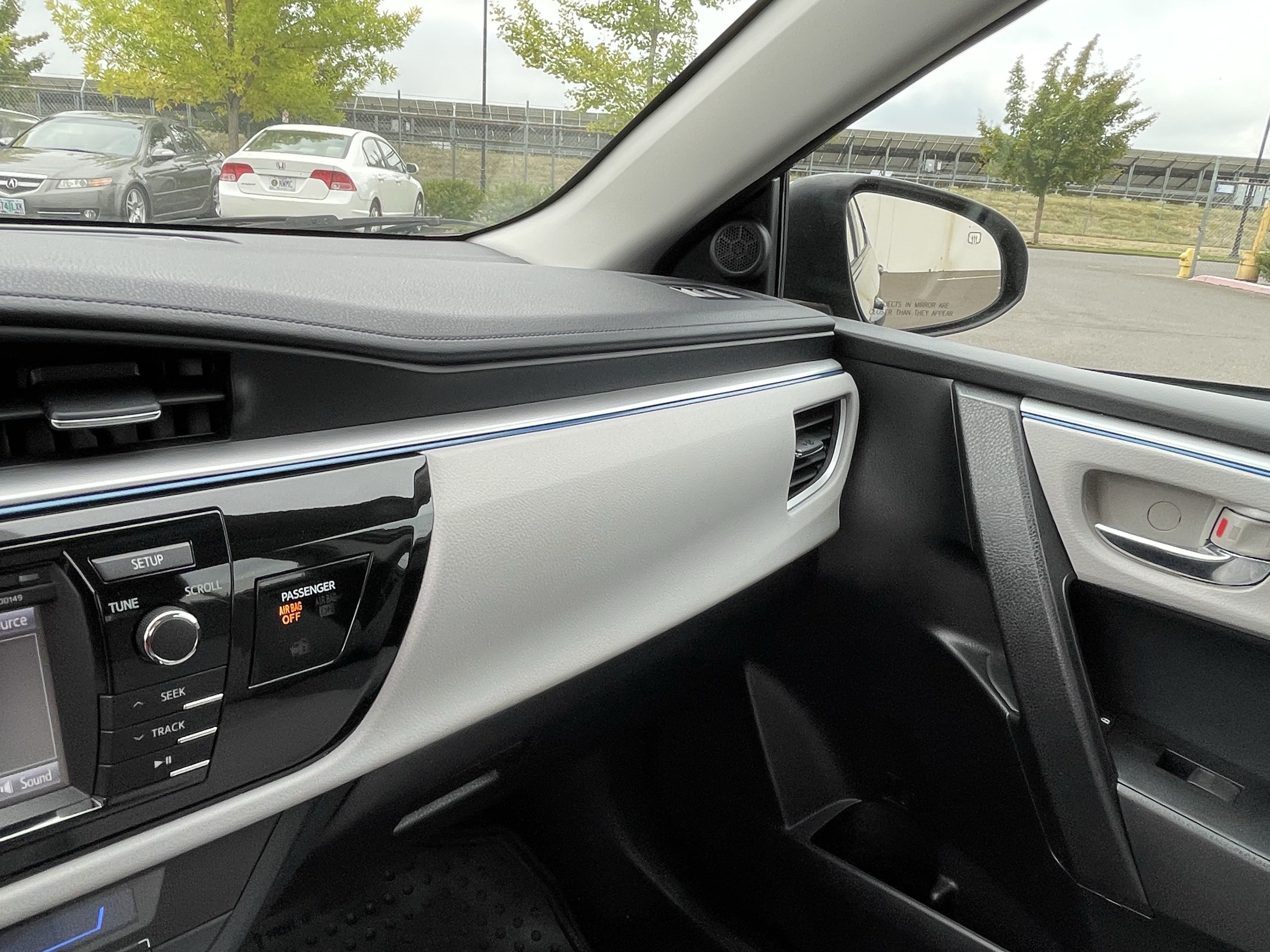Used 2015 Toyota Corolla LE FWD image 23