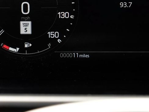 New 2026 Land Rover Defender 110 X-Dynamic SE AWD/4WD image 25