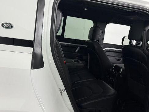 Used 2024 Land Rover Defender 130 X-Dynamic SE AWD/4WD image 31