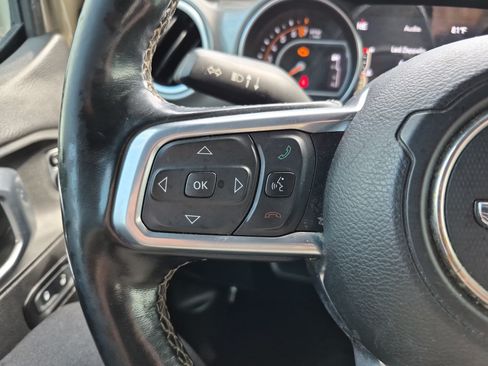 Used 2020 Jeep Gladiator Overland AWD/4WD image 25