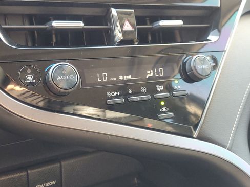 Used 2024 Toyota Camry SE image 29