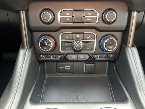 Used 2022 Chevrolet Tahoe High Country image 31