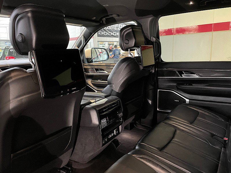 Used 2022 Jeep Wagoneer Series III w/ Rear Seat Video Group 1 AWD/4WD image 20