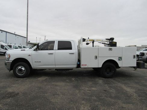 Used 2022 RAM 3500 Tradesman w/ Chrome Appearance Group AWD/4WD image 5