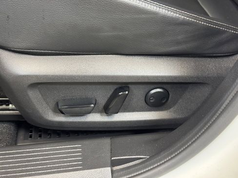 Used 2023 Nissan Rogue SL w/ SL Premium Package image 11