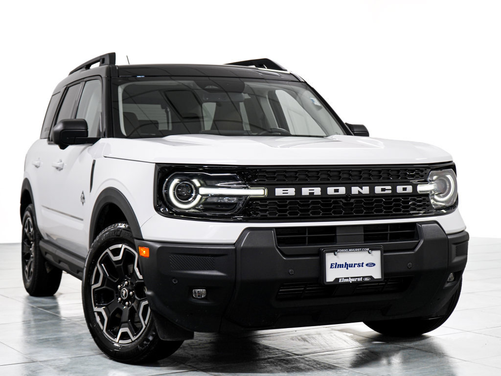 Certified 2025 Ford Bronco Sport Outer Banks w/ Outer Banks Tech Package+ AWD/4WD image 3